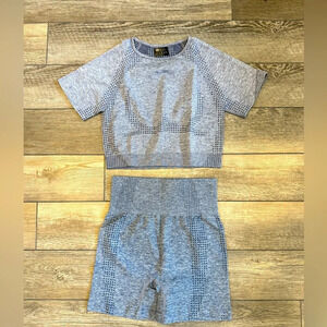 NWT Women Seamless Light Gray Gym Yoga Workout Cycling Shorts Crop Top Set M
